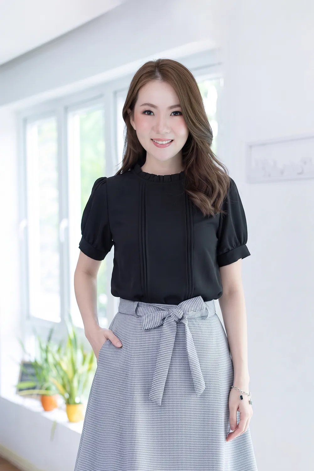MT0404 Ruff Collar Balloon Sleeve Blouse – Black