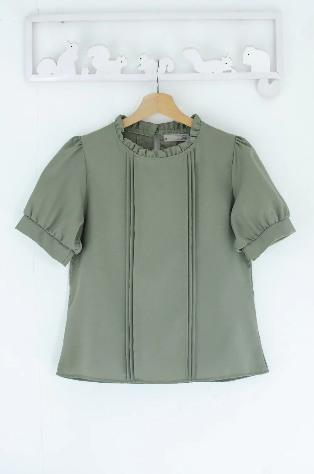 Alternative view of MT0404 Ruff Collar Balloon Sleeve Blouse – Sage Grey