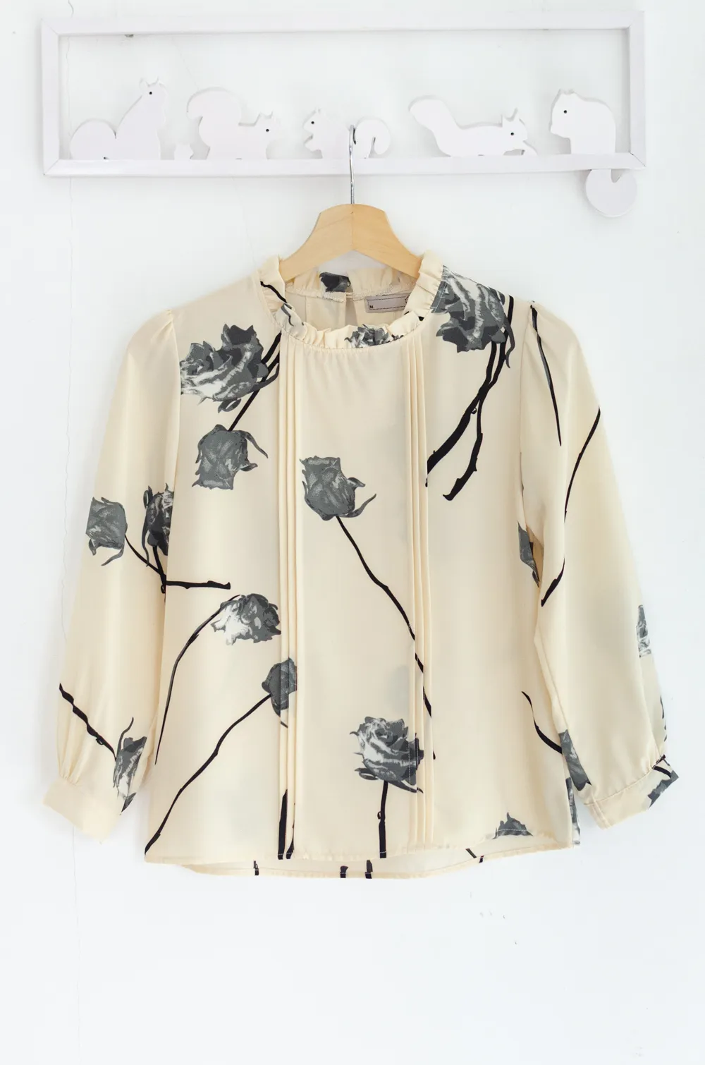 Alternative view of MT0431 Ruff Collar Pintuck Rosie Blouse – Vanilla