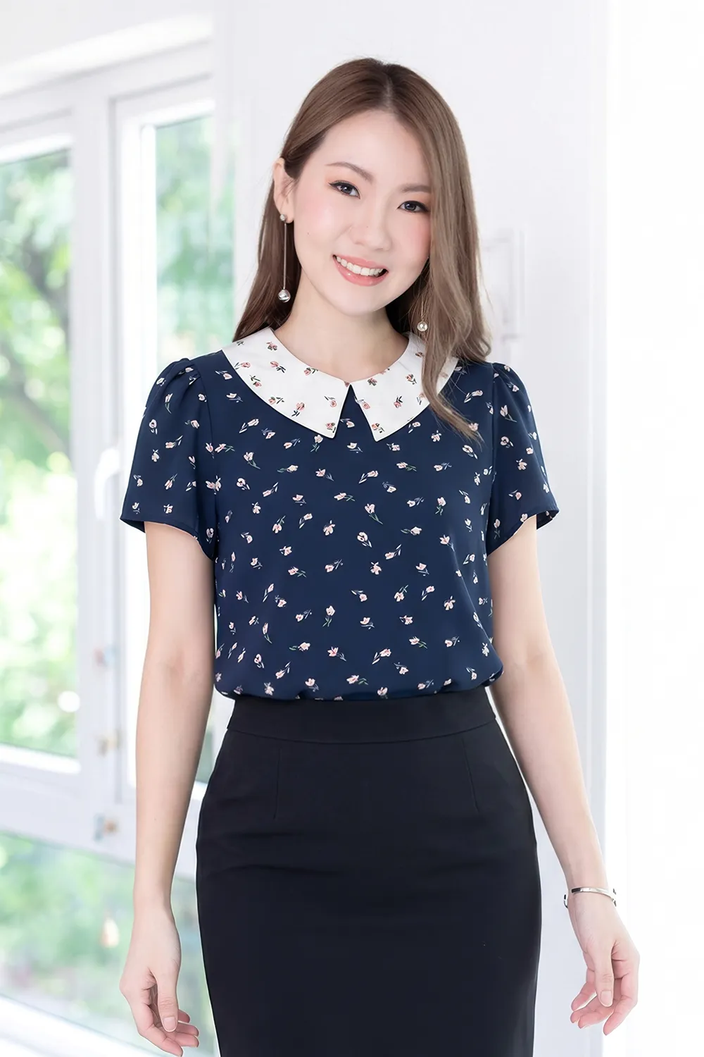 MT1301 Floral Point Collar Freesia Blouse – Navy Blue