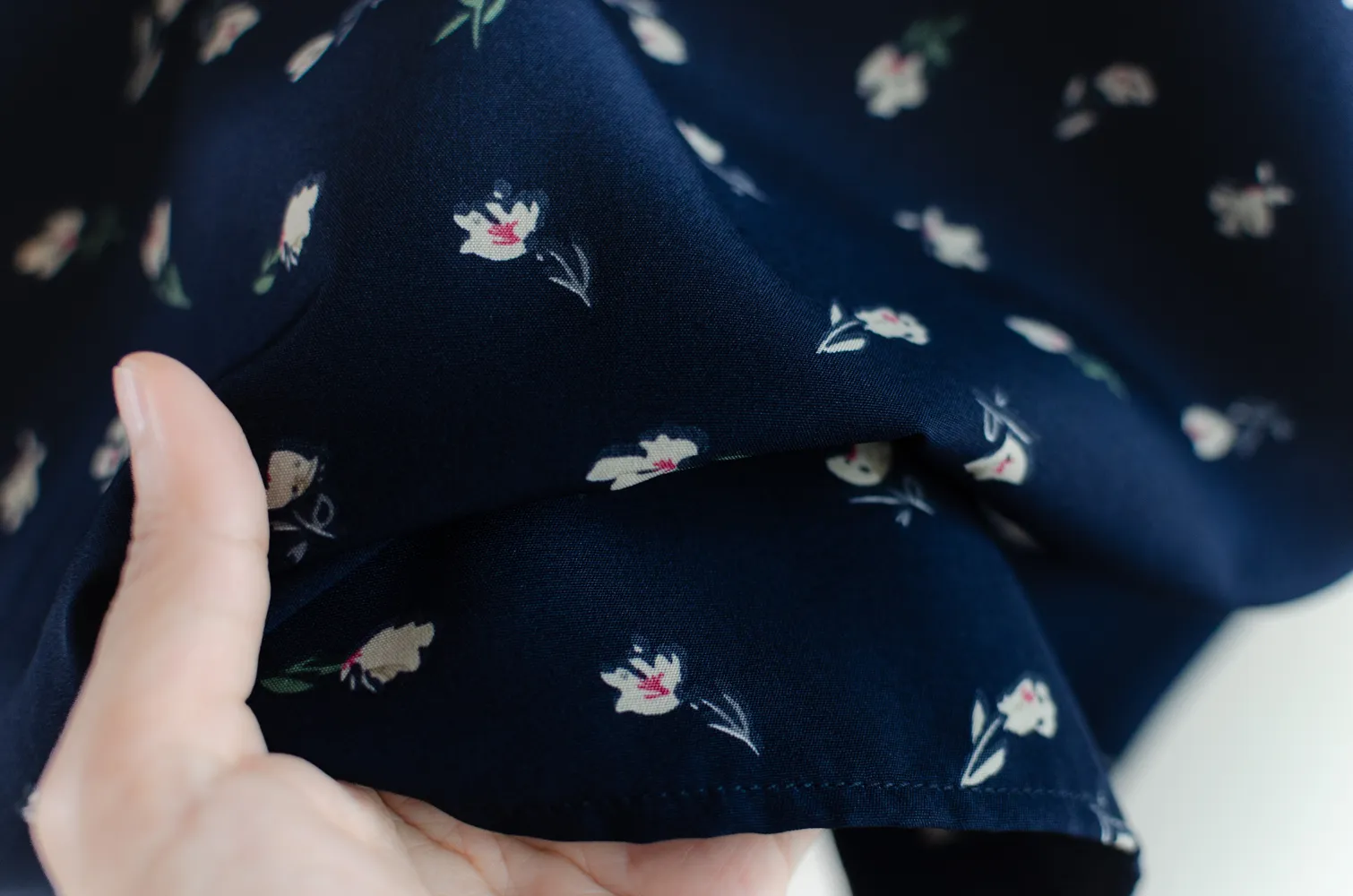 MT1301 Floral Point Collar Freesia Blouse – Navy Blue - Image 5