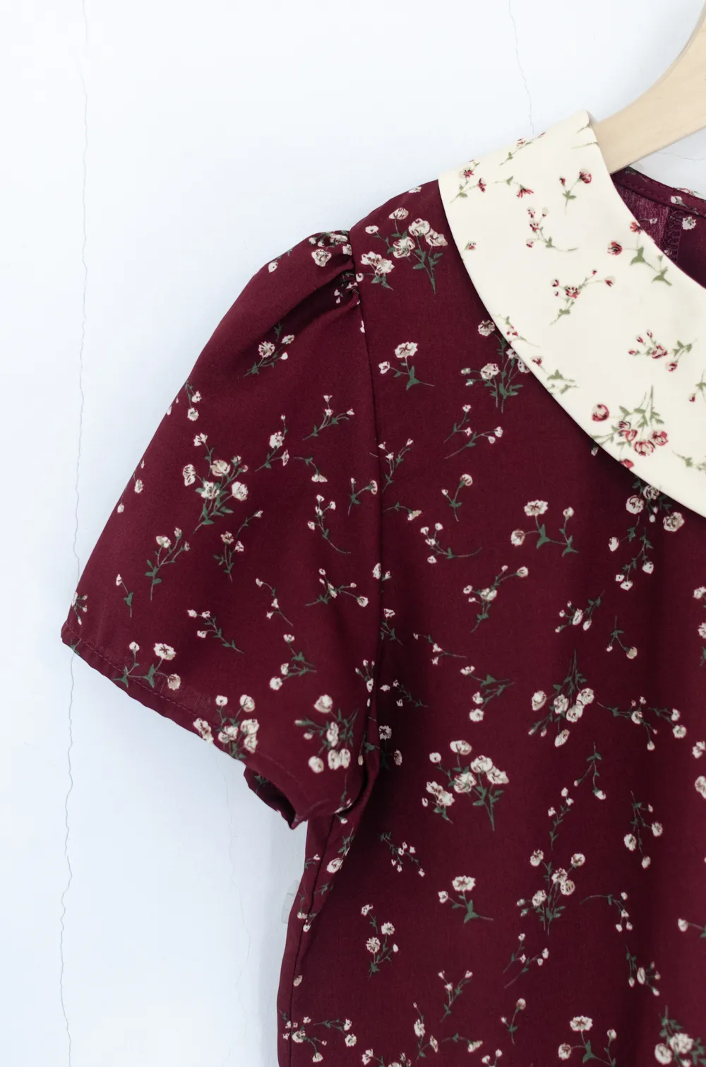MT1301 Floral Point Collar Delilah Blouse – Maroon - Image 4