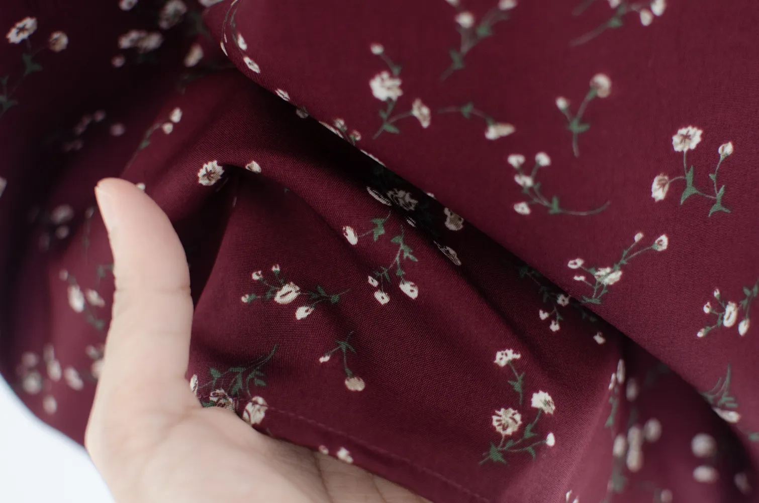 MT1301 Floral Point Collar Delilah Blouse – Maroon - Image 5