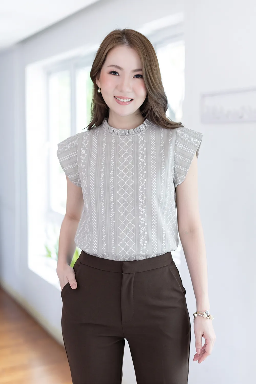 MT2758 Ruff Collar Cap Sleeve Textured Blouse – Grey