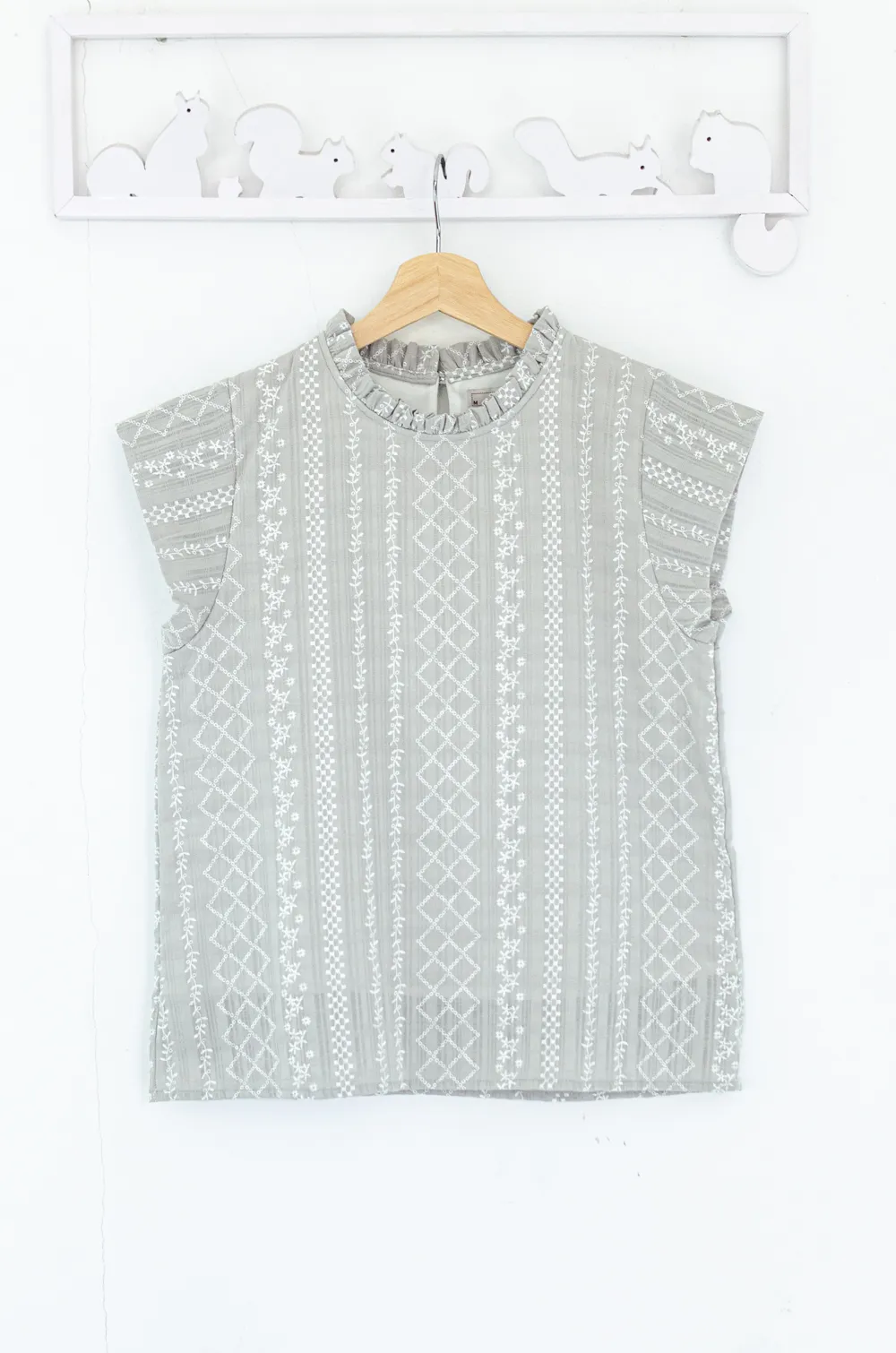 Alternative view of MT2758 Ruff Collar Cap Sleeve Textured Blouse – Grey