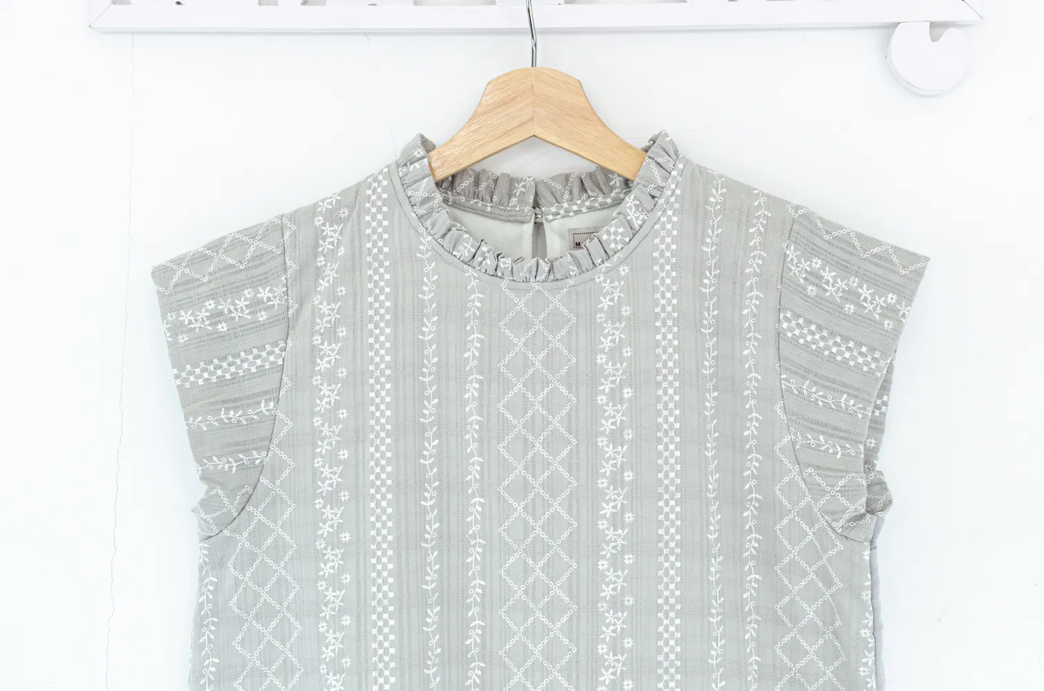 MT2758 Ruff Collar Cap Sleeve Textured Blouse – Grey - Image 3