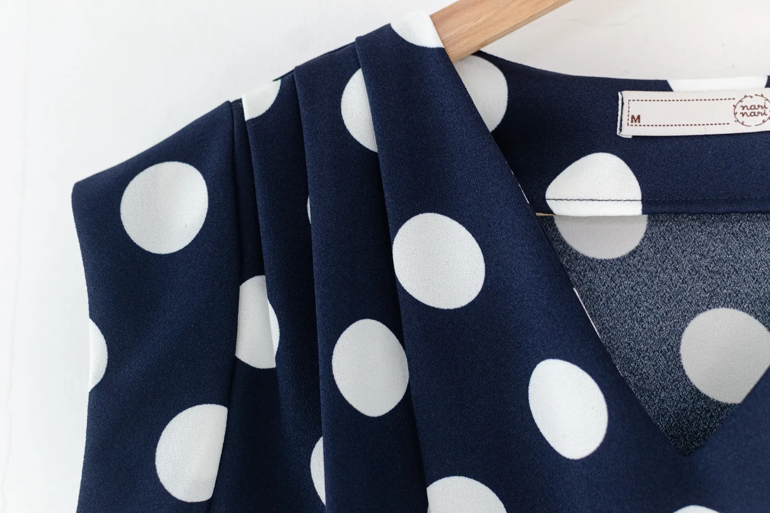 MT3100 Dotto Classic Sleeveless Blouse – Dark Navy - Image 4