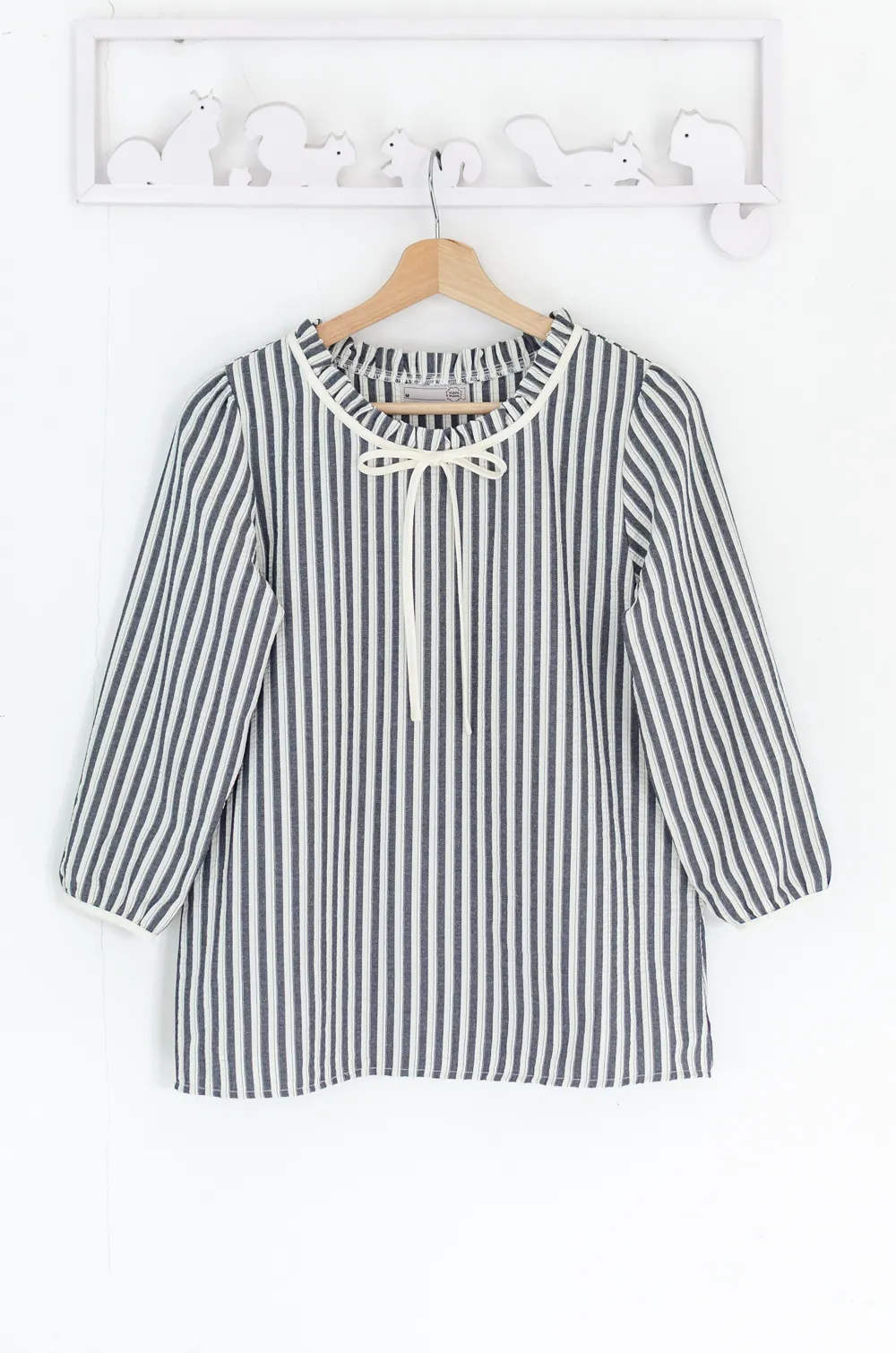 Alternative view of MT4834 Ruff Collar Stripe Blouse – Denim-White