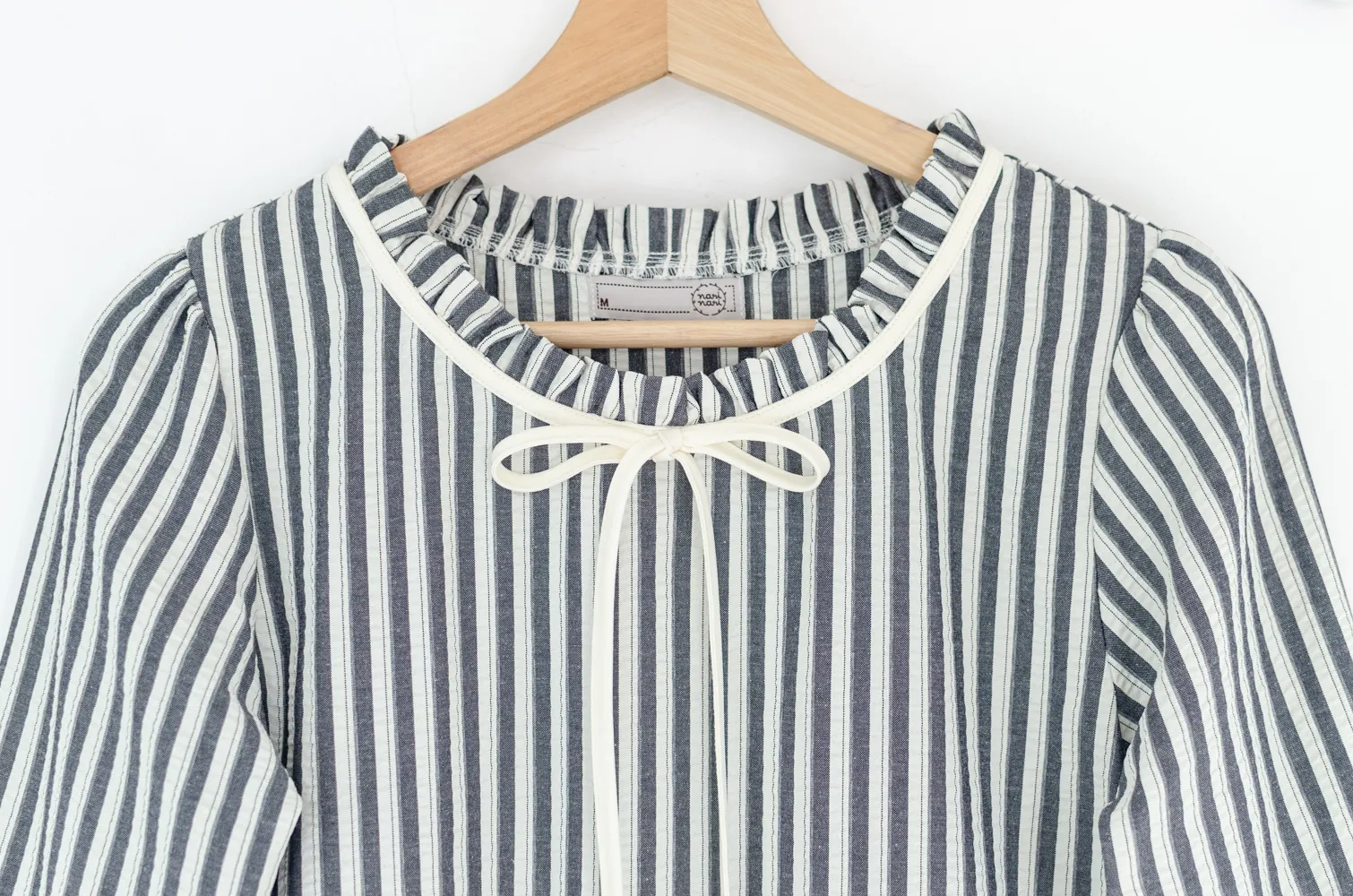 MT4834 Ruff Collar Stripe Blouse – Denim-White - Image 3
