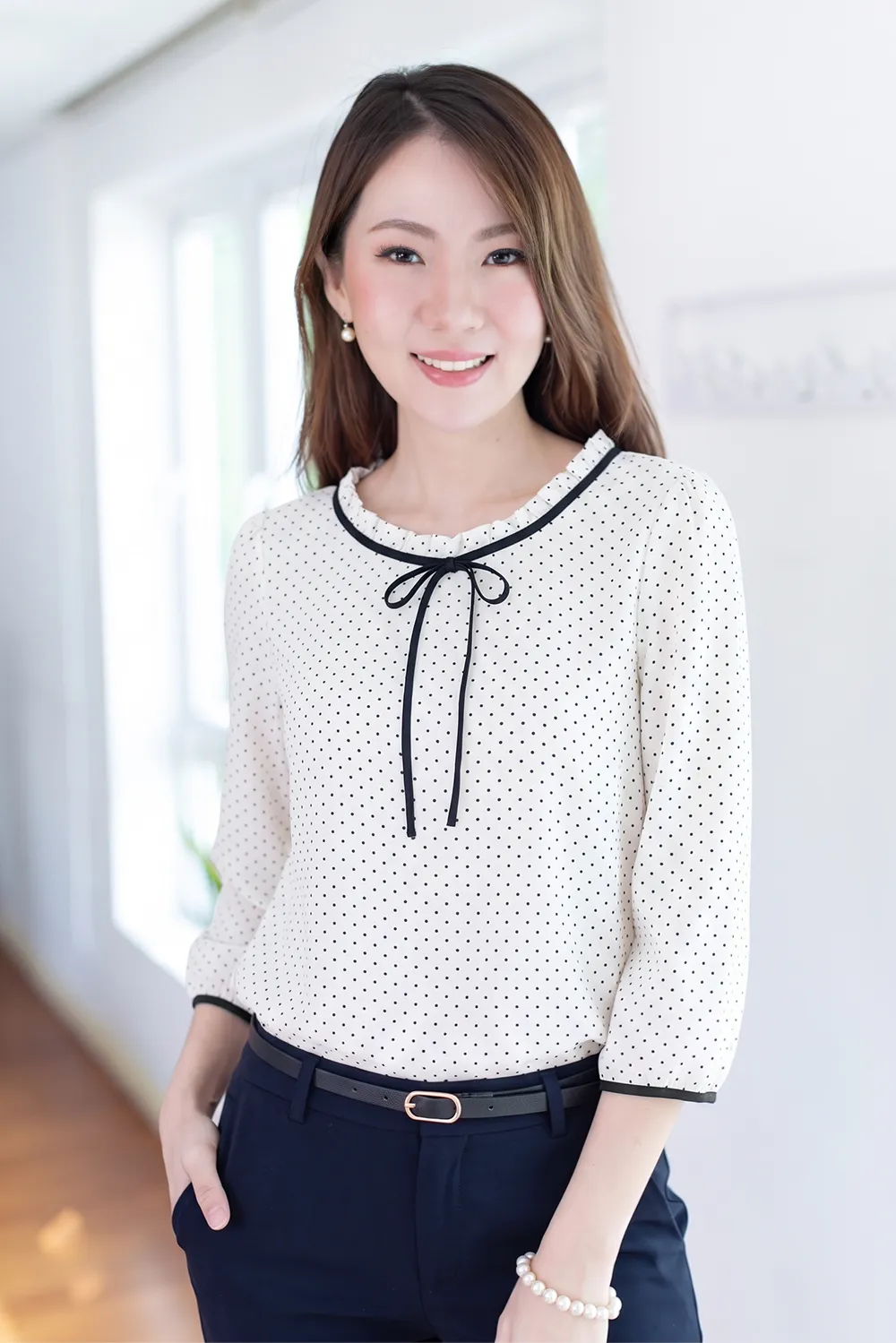 MT4834 Ruff Collar Dot Blouse – White