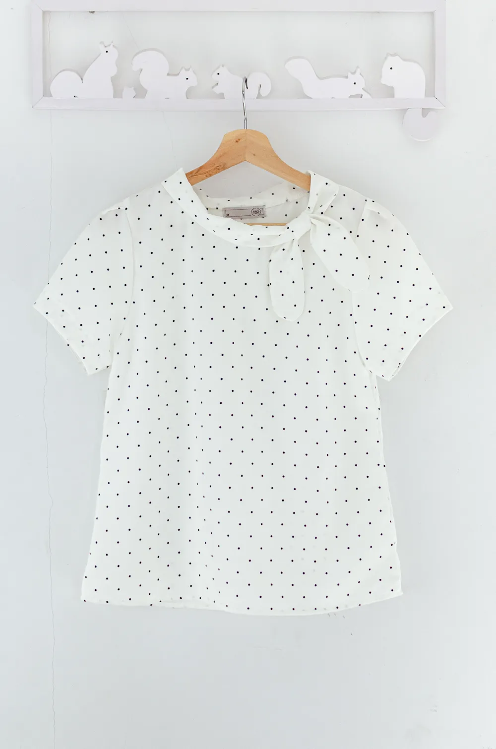 Alternative view of MT5139 Polka Dot Side Bow Crinkled Blouse – White