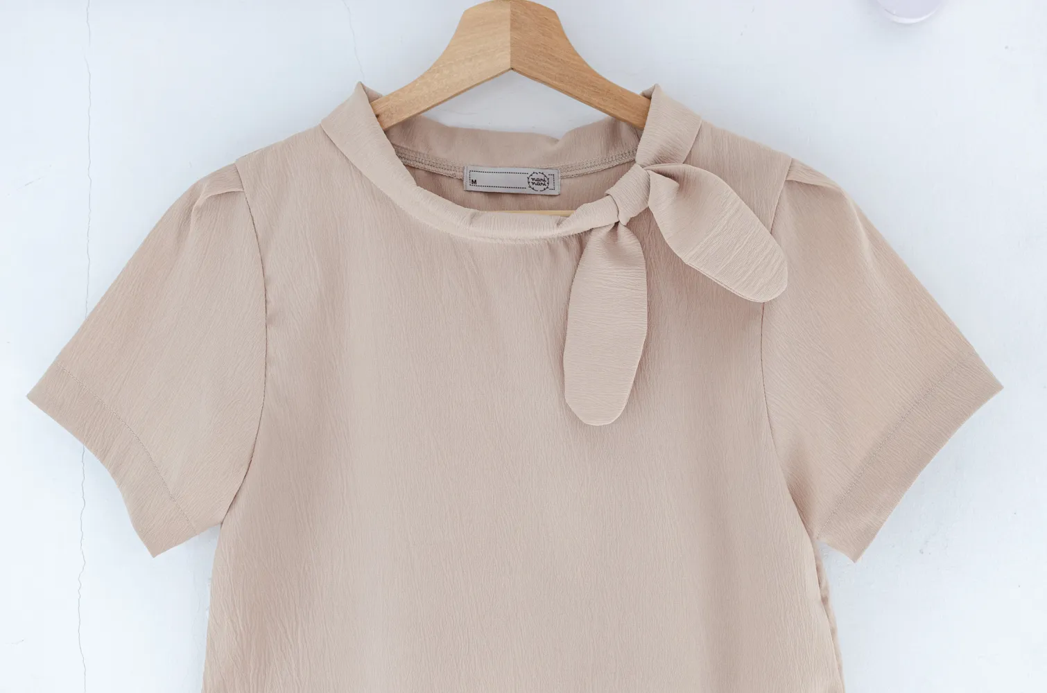 MT5139 Side Bow Crinkled Blouse – Latte Beige - Image 3