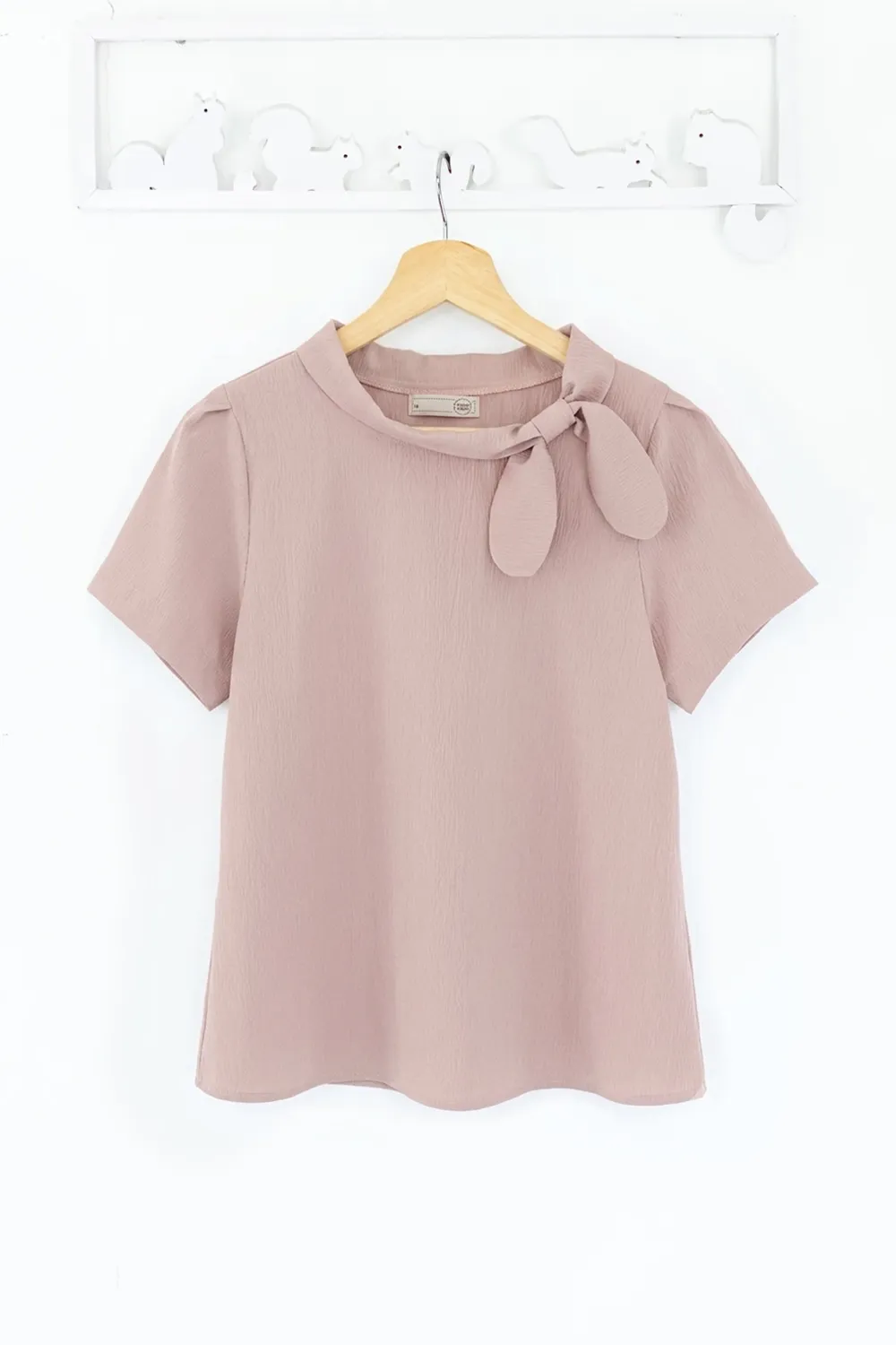 Alternative view of MT5139 Side Bow Crinkled Blouse – Muted Blush
