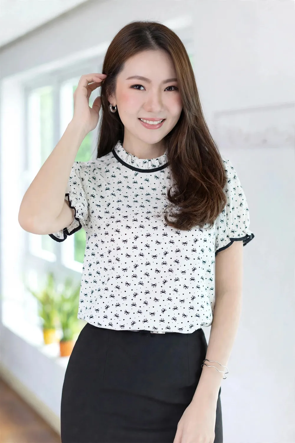 MT6753 Ruff Collar Puff Sleeve Crinkled Blouse – Bow White