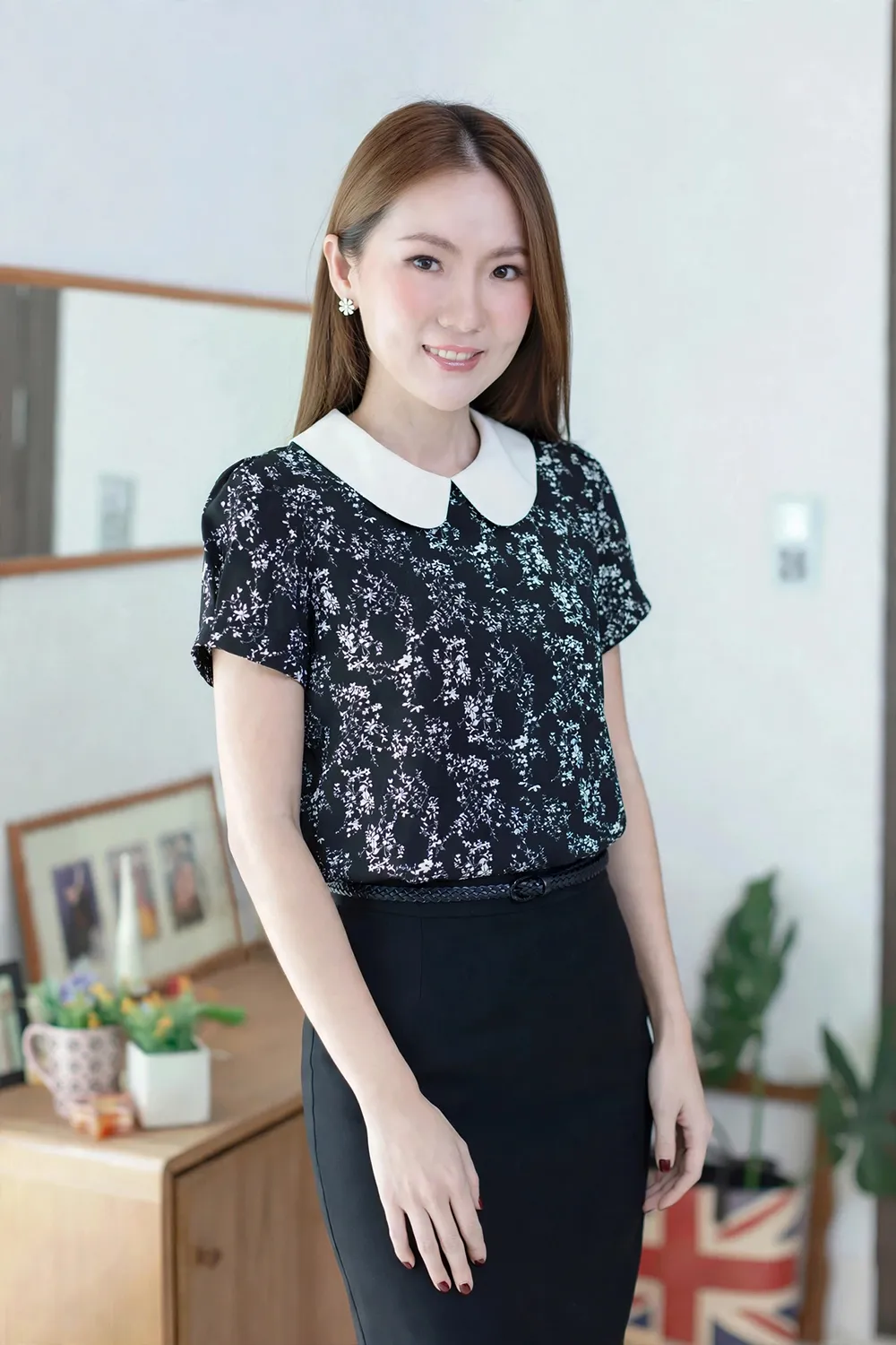 MT0106 Peter Pan Collar Folded Sleeve Floral Blouse – Black