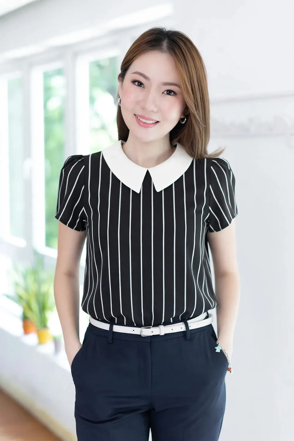 MT1301 Point Collar Stripe Blouse – BW