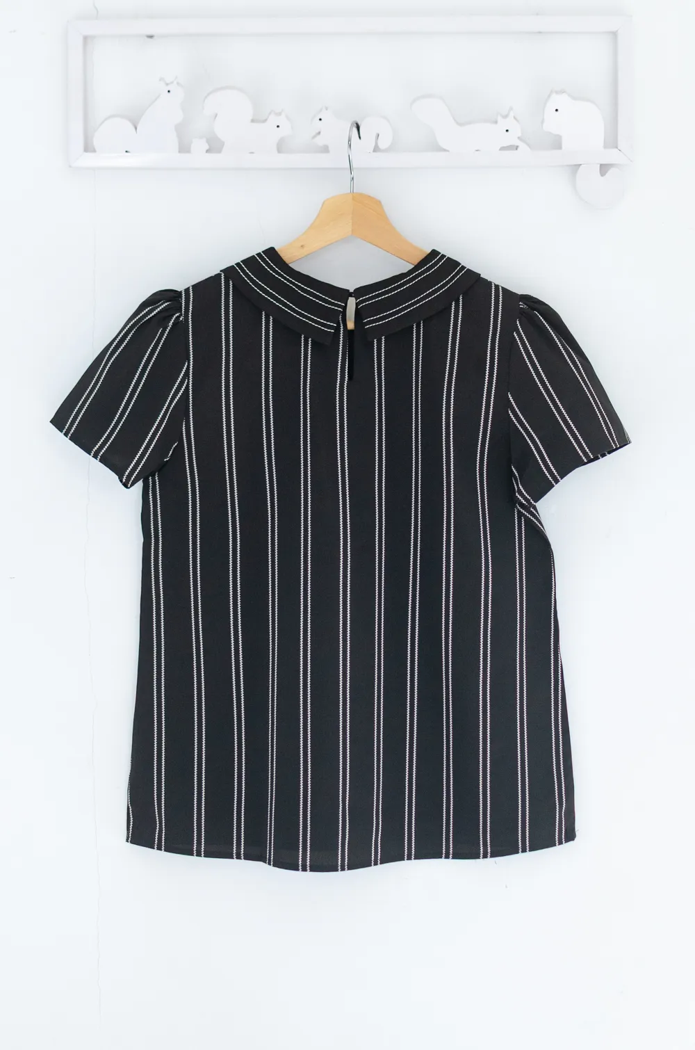 MT1301 Point Collar Zipper Stripe Blouse – Black - Image 6