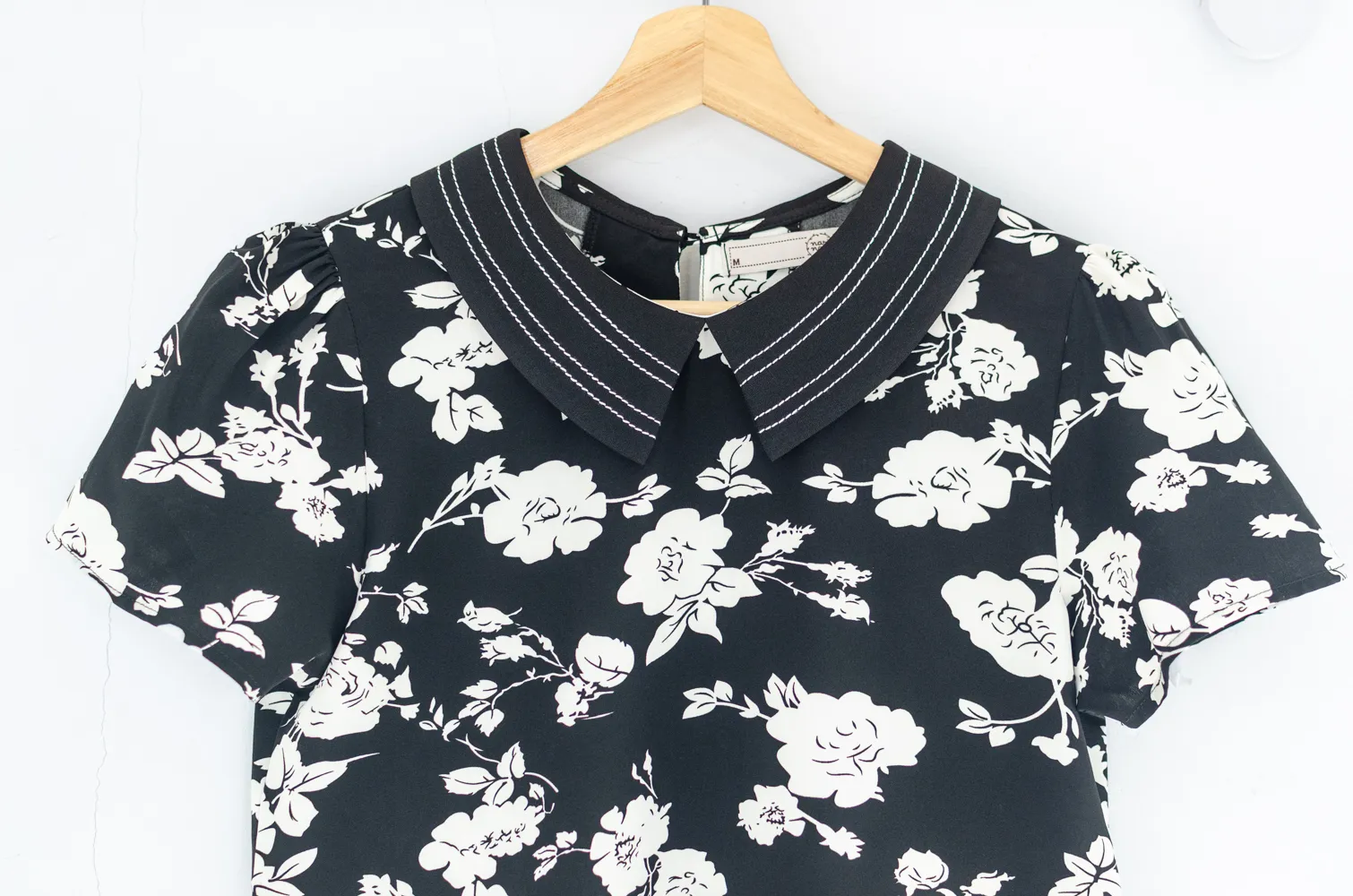 MT1301 Point Collar Rosie Blouse – Black - Image 5