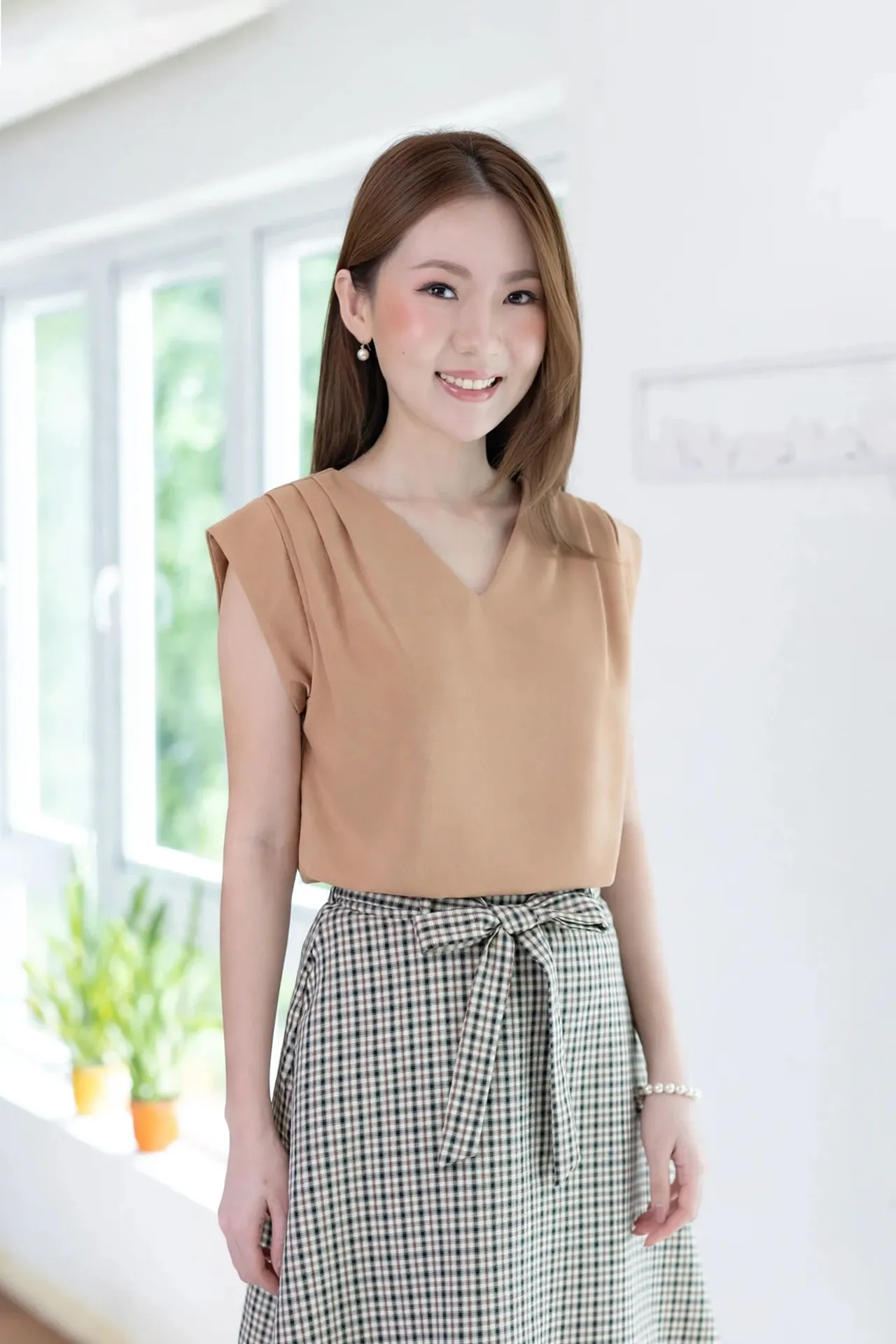 MT3100 Classic Sleeveless Blouse – Cookie Dough