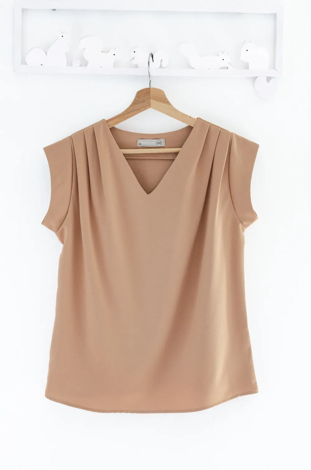 Alternative view of MT3100 Classic Sleeveless Blouse – Cookie Dough