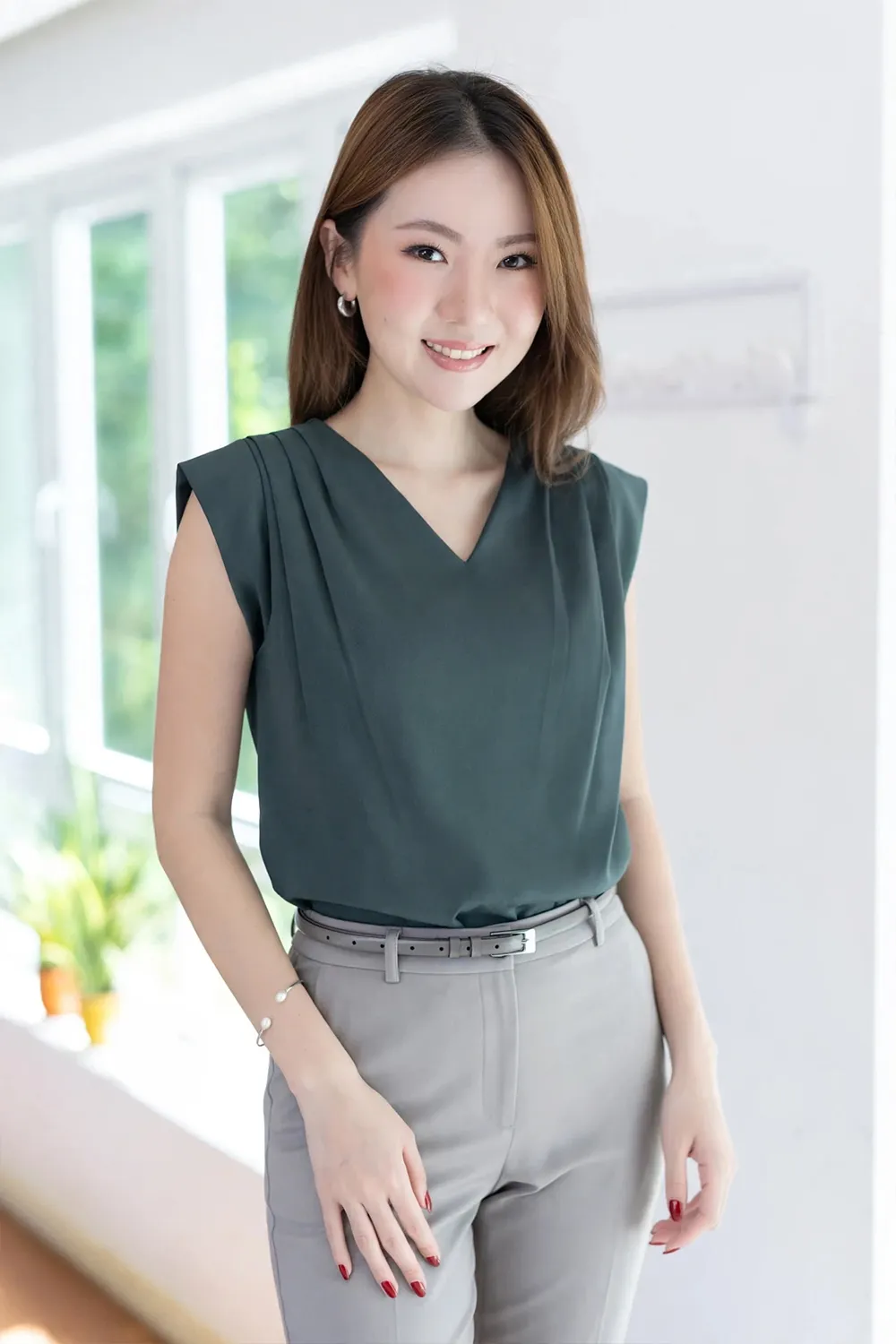 MT3100 Classic Sleeveless Blouse – Dark Steel Grey