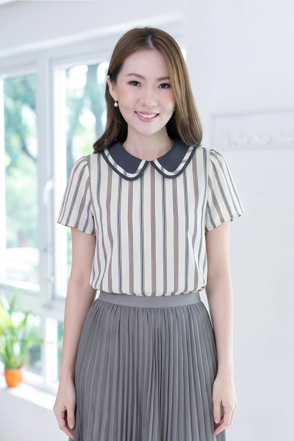 MT4101 Trimmed Peter Pan Collar Blouse – Off-White Stripe