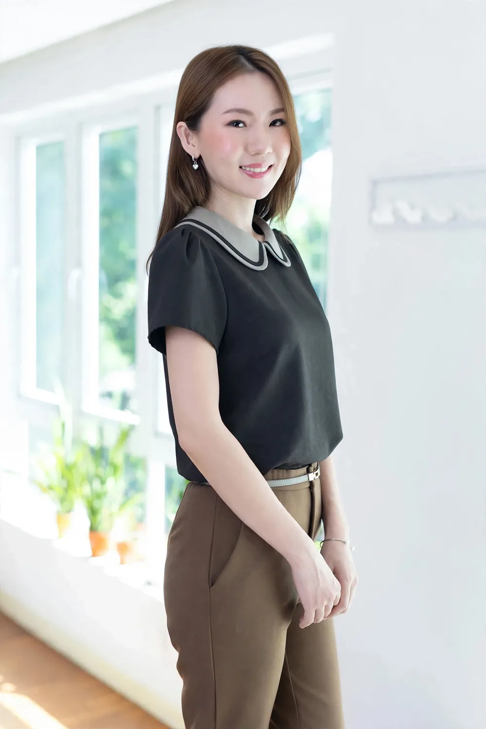 Alternative view of MT4101 Trimmed Peter Pan Collar Blouse – Charcoal Grey