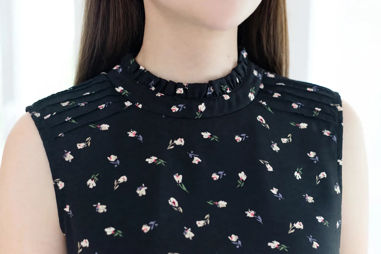 Alternative view of MT4600 Frill Collar Pintucks Freesia Blouse – Black