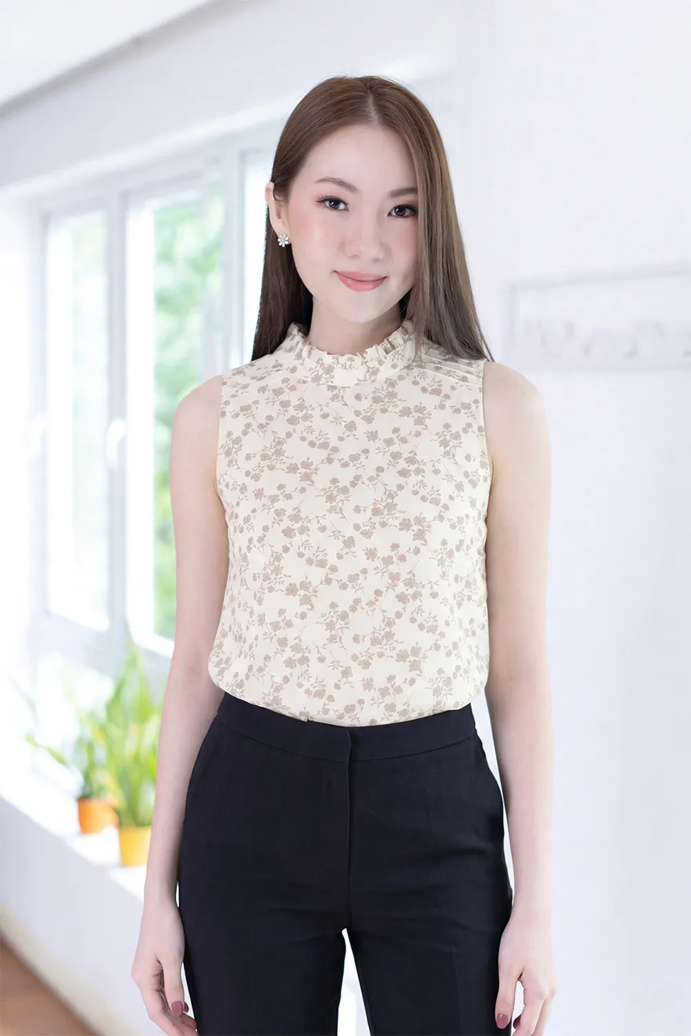 MT4600 Frill Collar Pintucks Flower Blouse – Cream