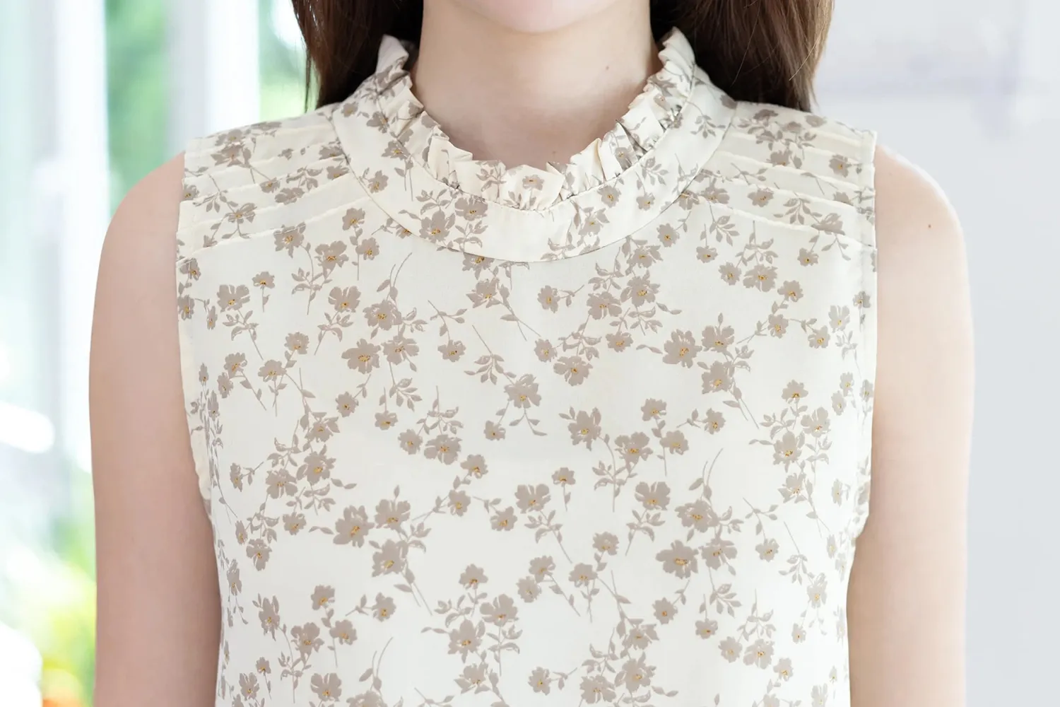 Alternative view of MT4600 Frill Collar Pintucks Flower Blouse – Cream