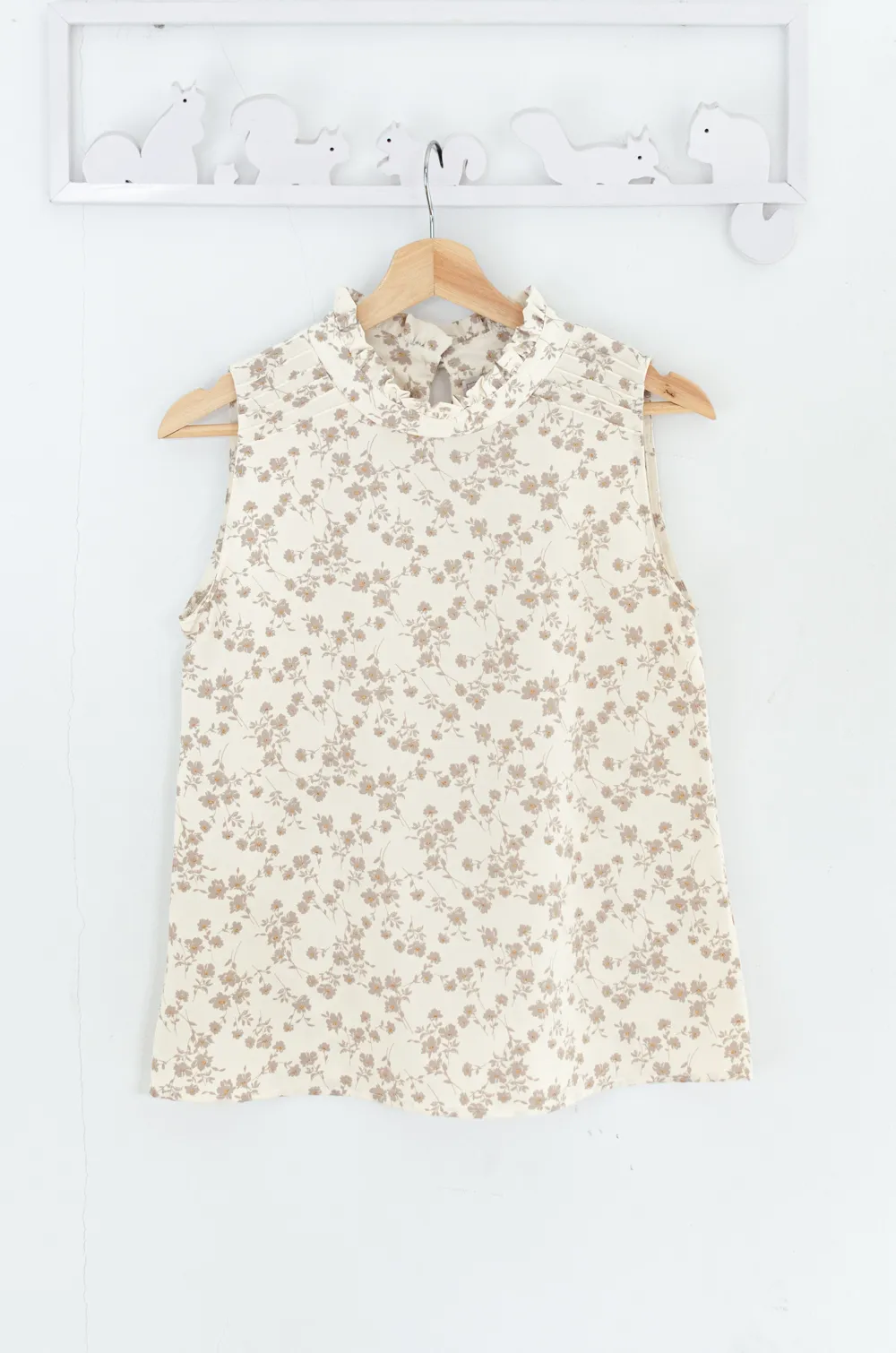 MT4600 Frill Collar Pintucks Flower Blouse – Cream - Image 3