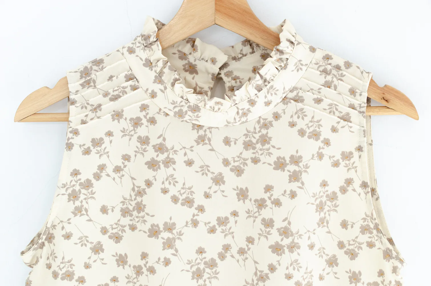MT4600 Frill Collar Pintucks Flower Blouse – Cream - Image 4