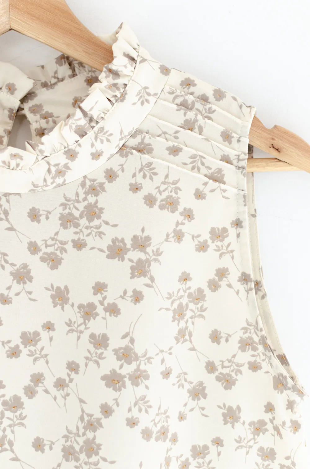 MT4600 Frill Collar Pintucks Flower Blouse – Cream - Image 5