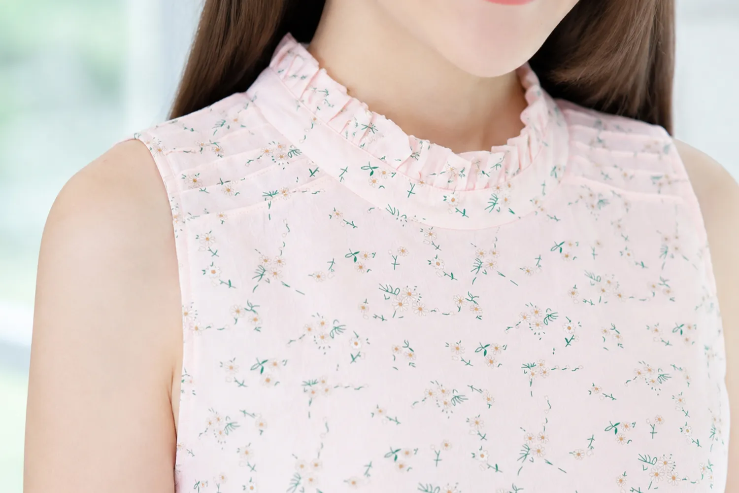 Alternative view of MT4600 Frill Collar Pintucks Wild Daisy Blouse – Pink