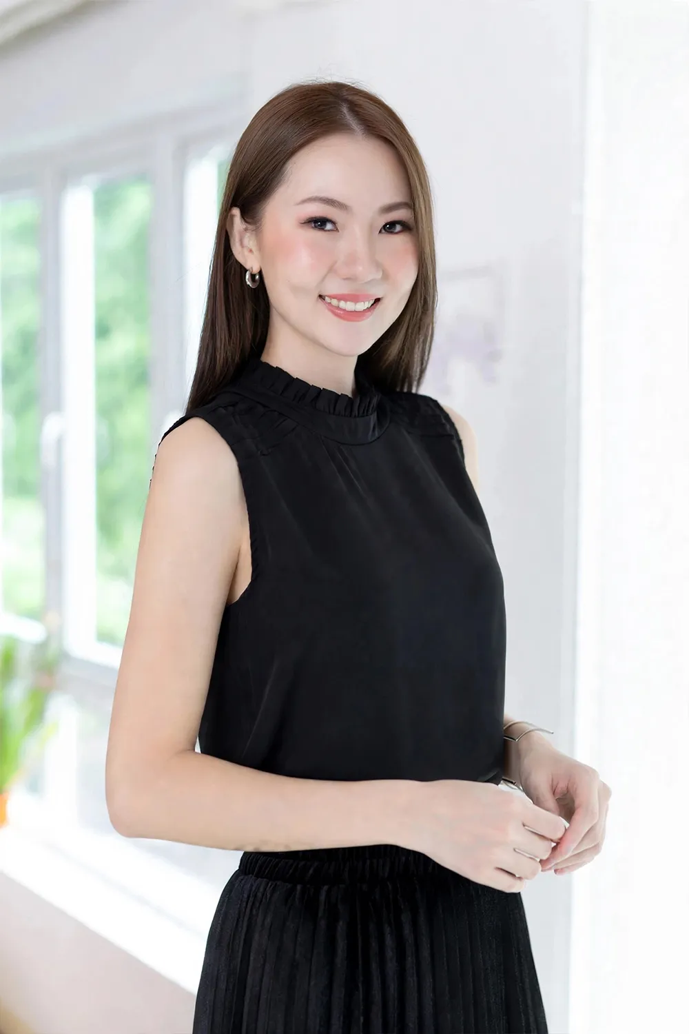 MT4600 Frill Collar Pintucks Sophie Blouse – Black