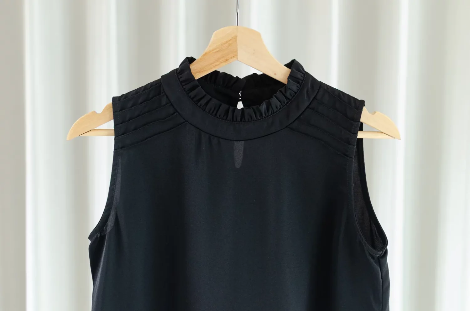 MT4600 Frill Collar Pintucks Sophie Blouse – Black - Image 4