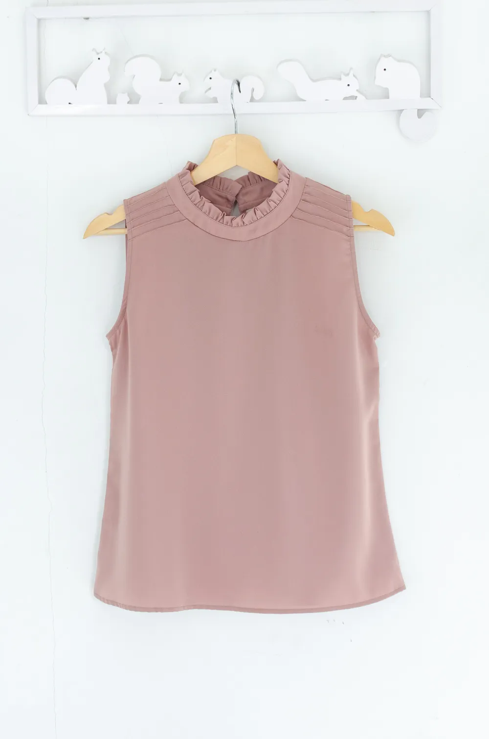 Alternative view of MT4600 Frill Collar Pintucks Sophie Blouse – Muted Pink