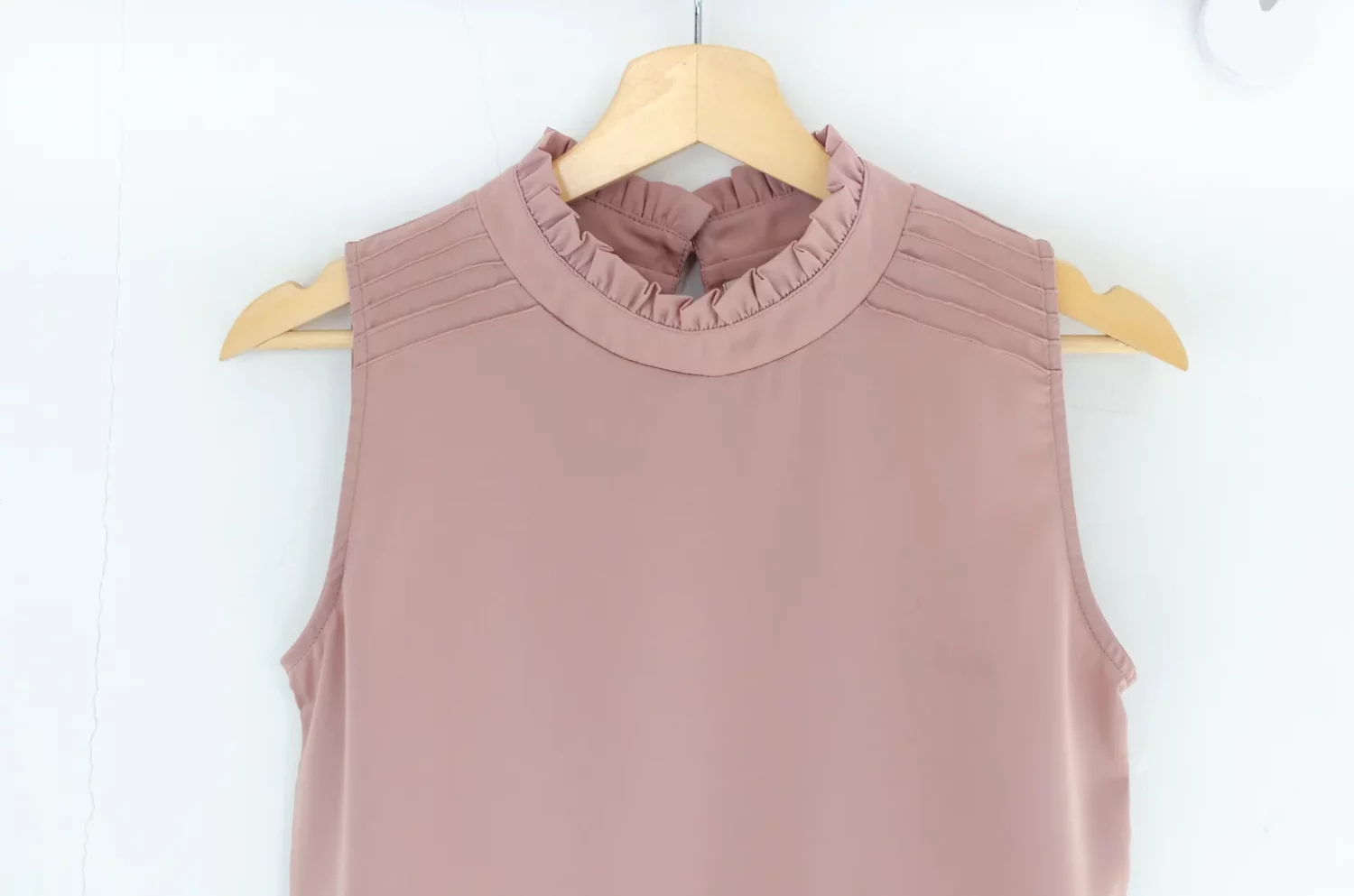 MT4600 Frill Collar Pintucks Sophie Blouse – Muted Pink - Image 3