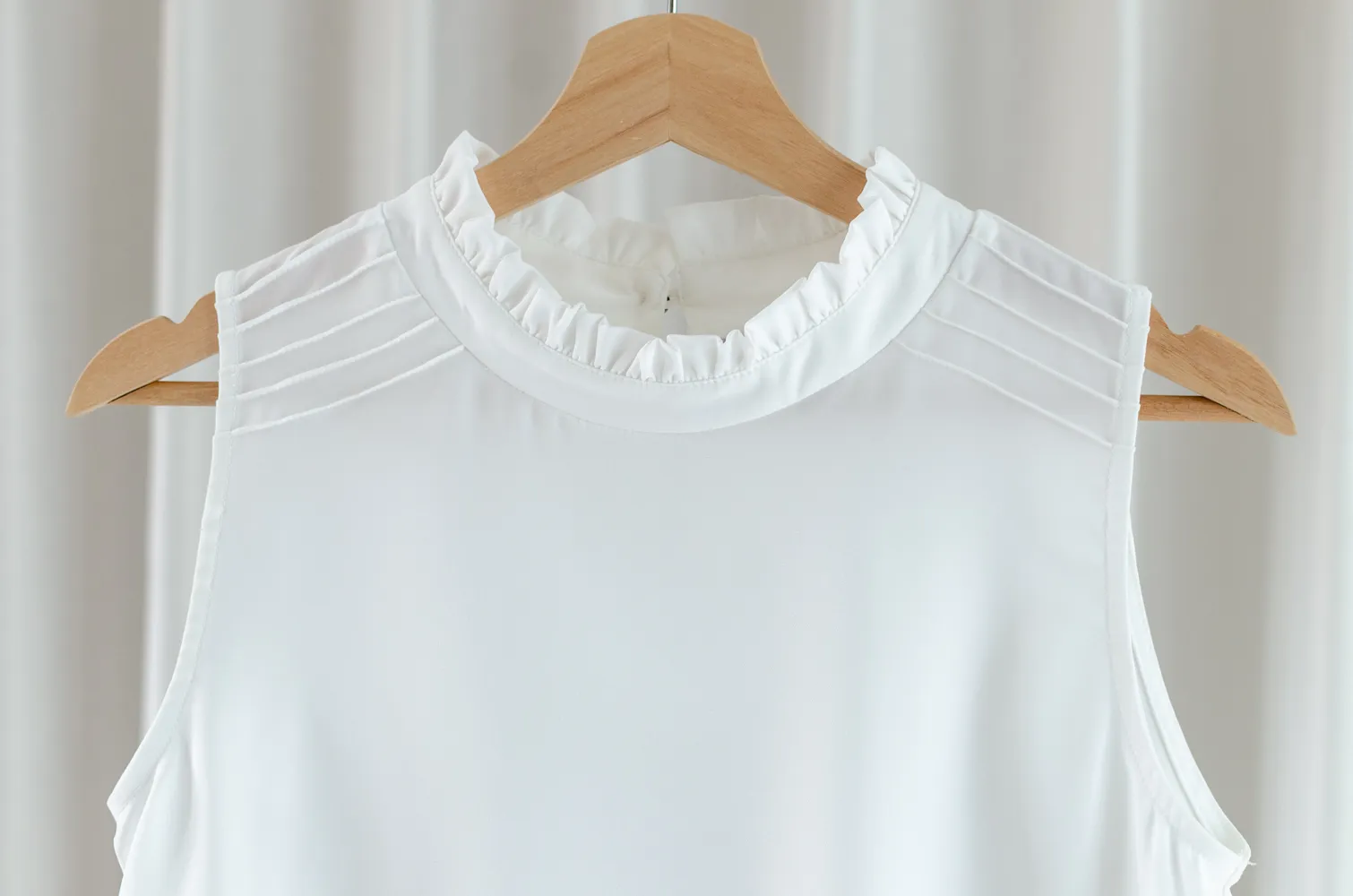 MT4600 Frill Collar Pintucks Sophie Blouse – White - Image 5