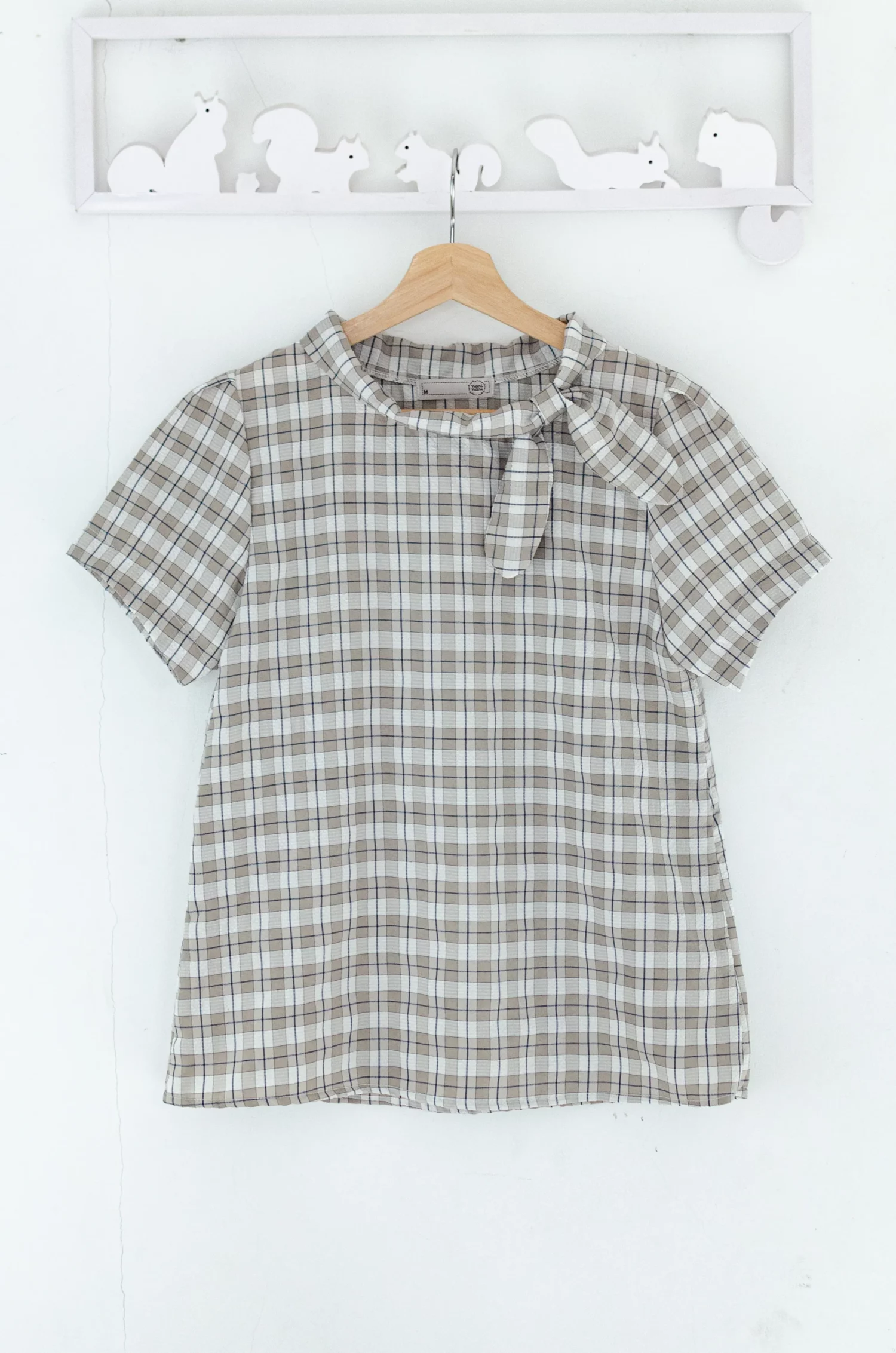 MT5139 Textured Side Checkered Bow Blouse – Taupe Brown - Image 4