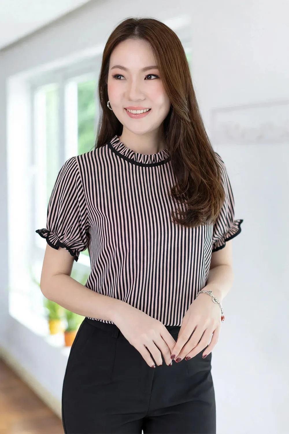 MT6753 Stripe Ruff Collar Puff Sleeve Blouse – Black-Pink