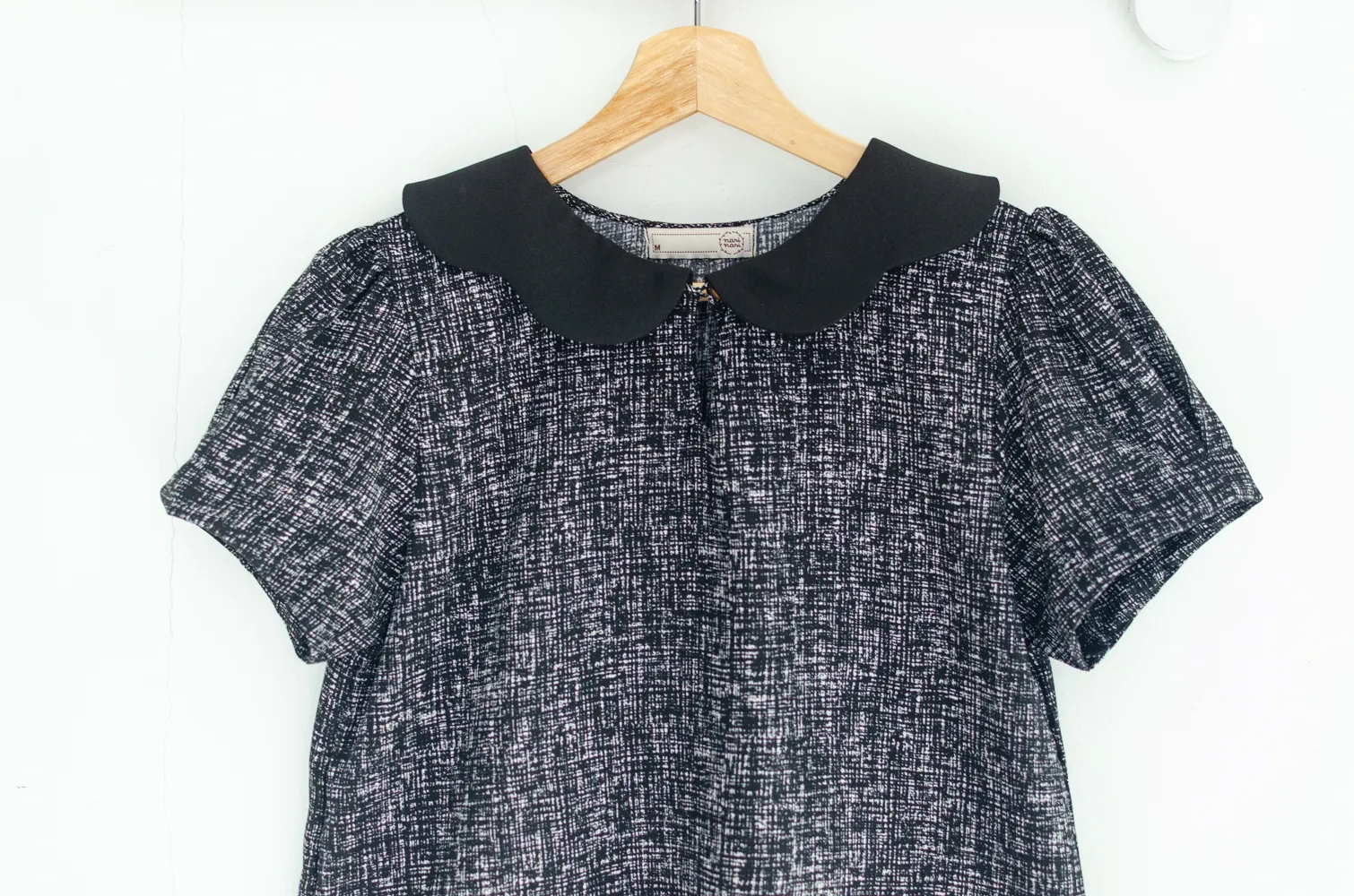 MT6906 Petal Collar Folded Sleeve Blouse – Black Graphic - Image 3