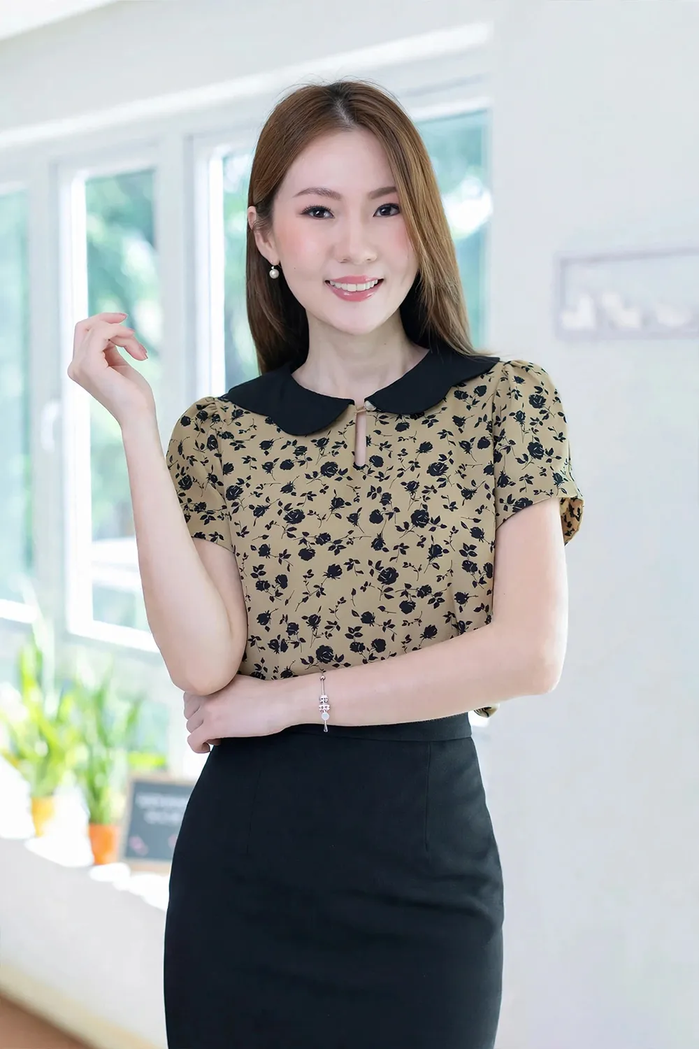 MT6906 Petal Collar Folded Sleeve Blouse – Latte Rosie