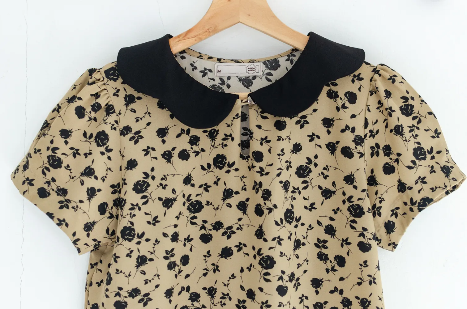 MT6906 Petal Collar Folded Sleeve Blouse – Latte Rosie - Image 3