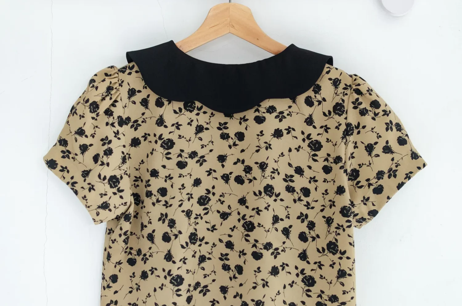 MT6906 Petal Collar Folded Sleeve Blouse – Latte Rosie - Image 6