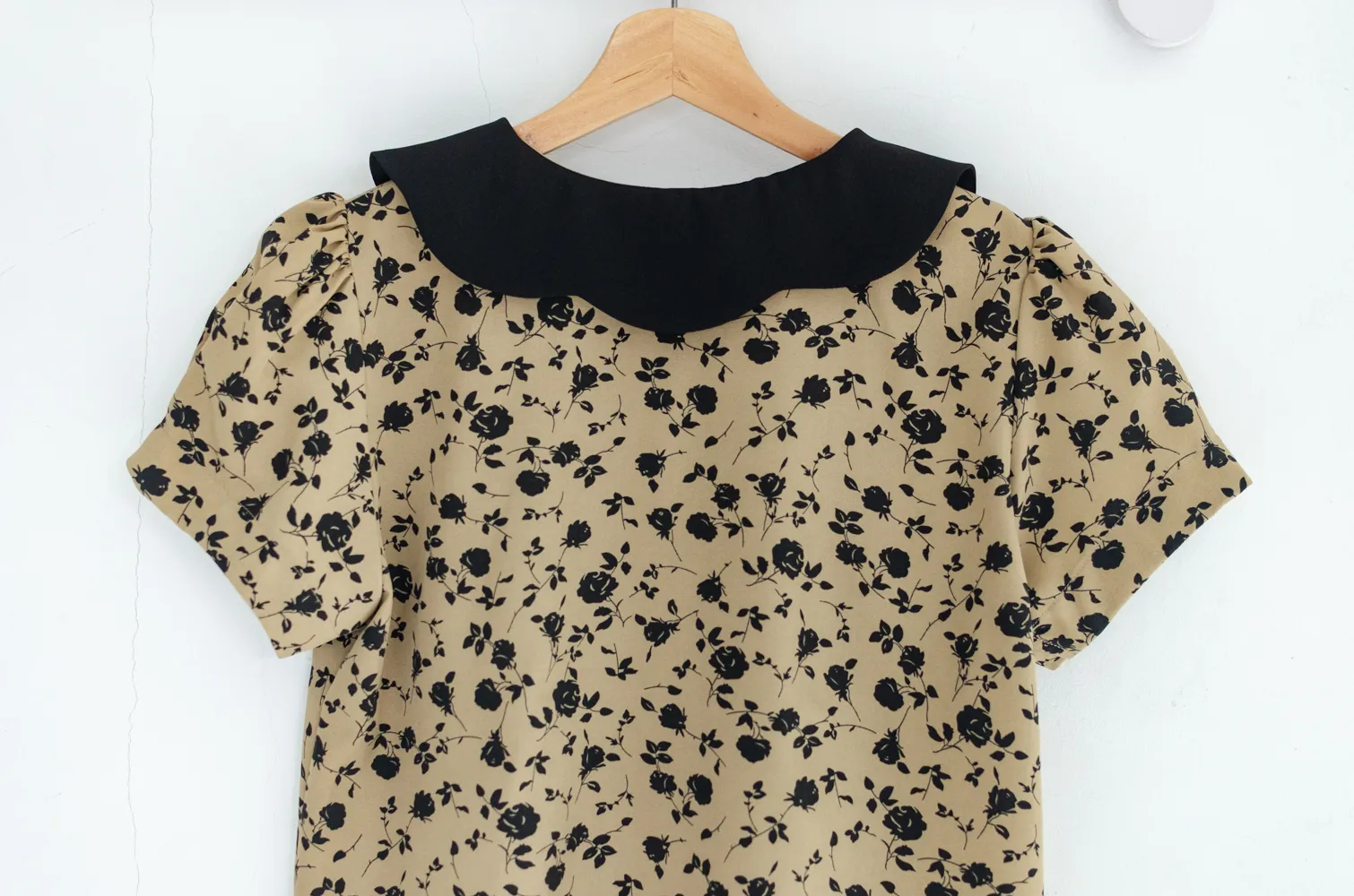 MT6906 Petal Collar Folded Sleeve Blouse – Latte Rosie - Image 6