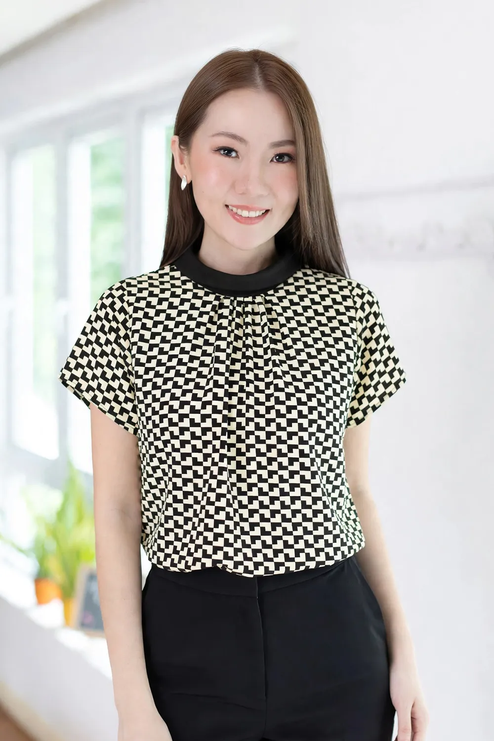 MT7659 Folded Collar Gathered Graphic Blouse – Black-Butter