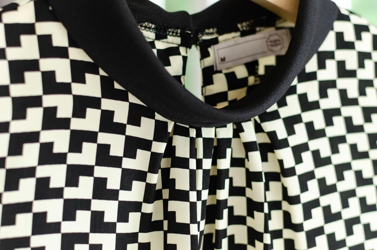 MT7659 Folded Collar Gathered Graphic Blouse – Black-Butter - Image 6