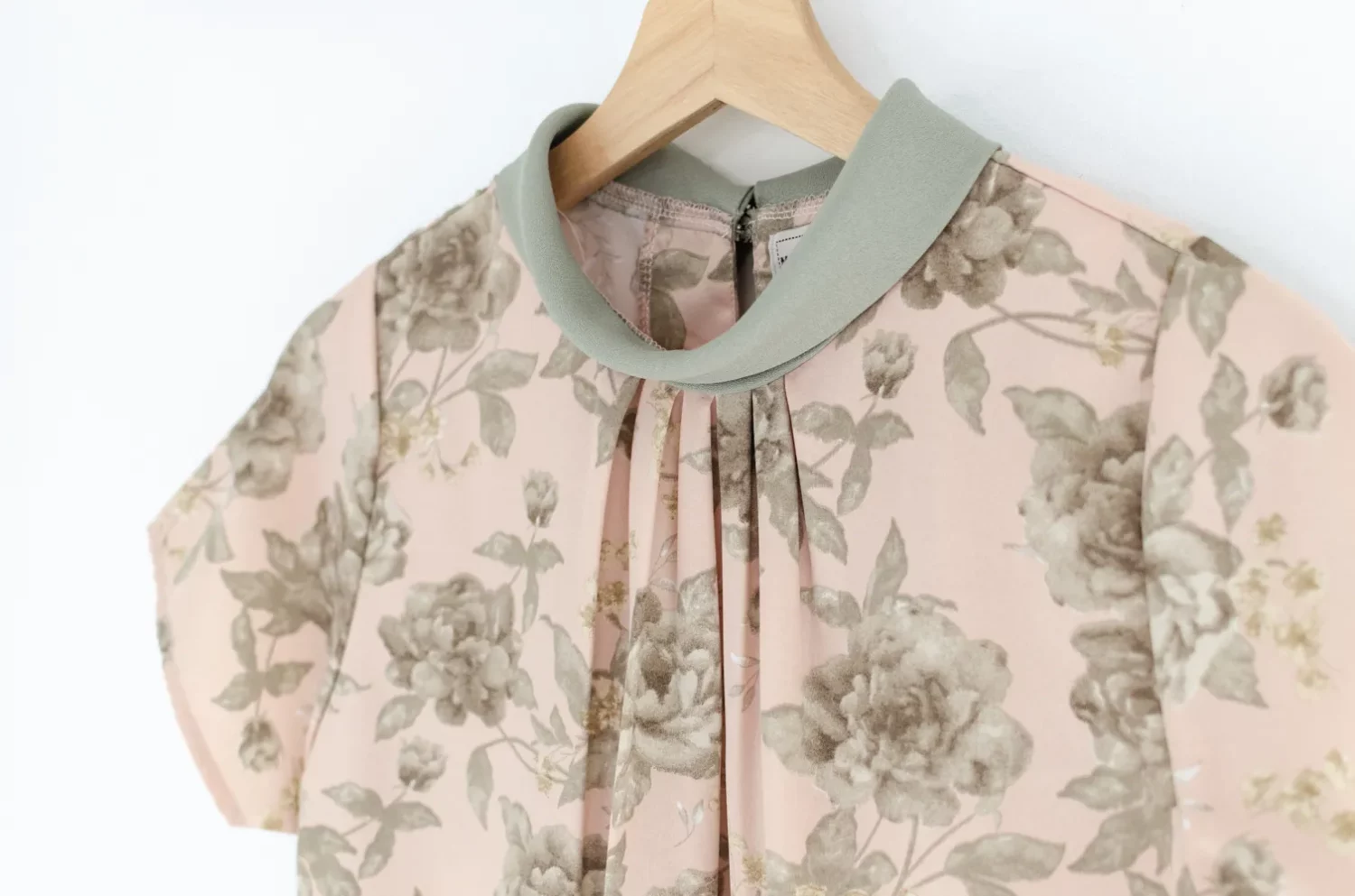MT7659 Folded Collar Gathered Flower Blouse – Pink - Image 4