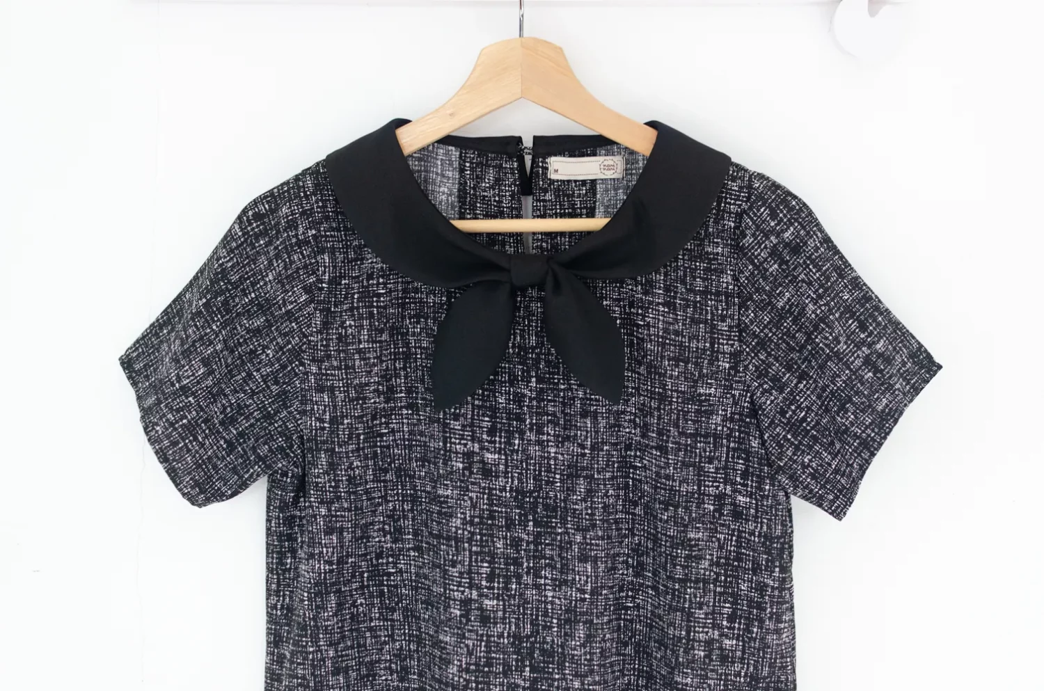 MT7959 Bow Collar Graphic Blouse – Black - Image 3